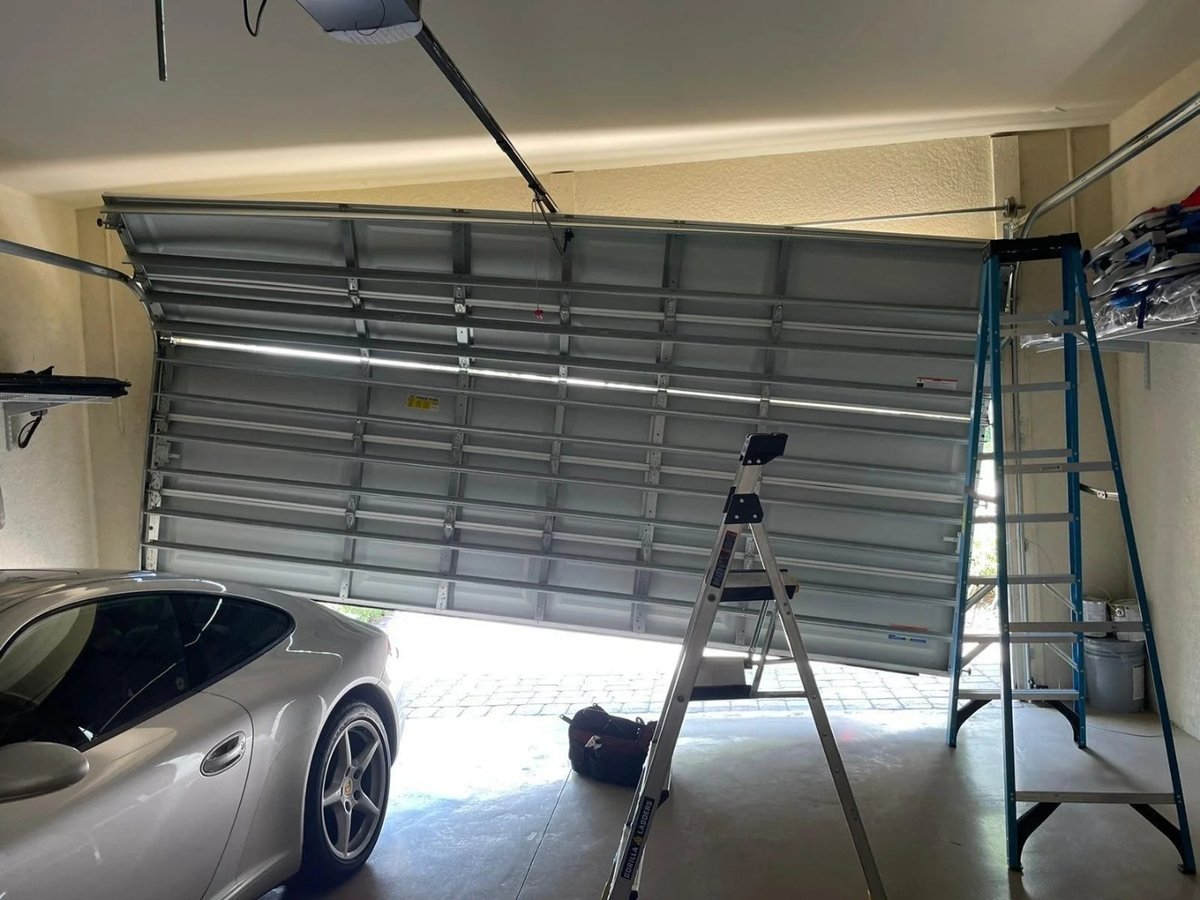Garage door repair work, gallery photo 5